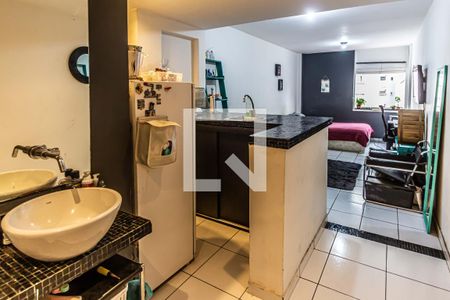 Cozinha de apartamento à venda com 1 quarto, 33m² em República, São Paulo
