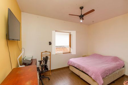 Casa à venda com 200m², 3 quartos e 2 vagas Casa à venda com 200m², 3 quartos e 2 vagasQuarto 2