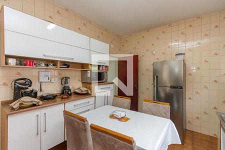 Casa à venda com 200m², 3 quartos e 2 vagas Casa à venda com 200m², 3 quartos e 2 vagasCozinha