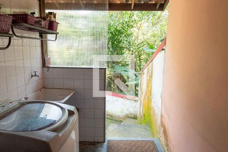 Casa de condomínio à venda com 300m², 4 quartos e 2 vagasÁrea de Serviço