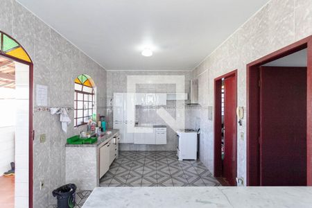 Casa à venda com 177m², 4 quartos e 2 vagasCozinha 