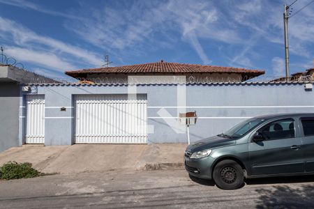Casa à venda com 177m², 4 quartos e 2 vagasFachada 
