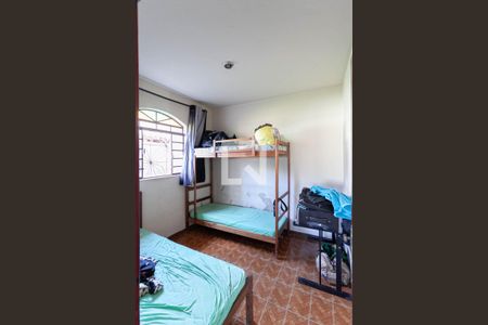 Casa à venda com 177m², 4 quartos e 2 vagasQuarto 2