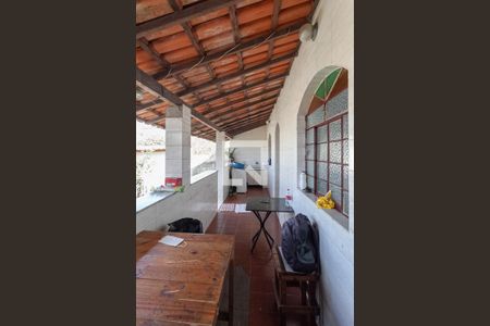 Casa à venda com 177m², 4 quartos e 2 vagasÁrea de serviço 