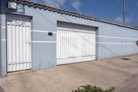 Casa à venda com 177m², 4 quartos e 2 vagasFachada 