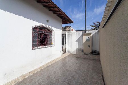 Casa à venda com 177m², 4 quartos e 2 vagasEntrada 