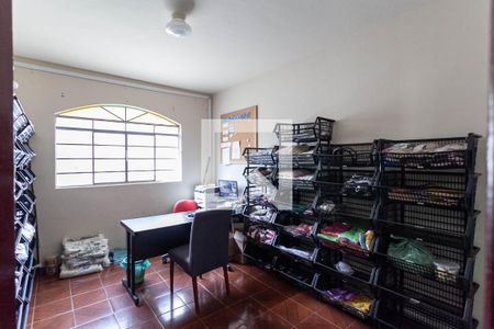 Quarto 1  de casa à venda com 4 quartos, 177m² em Céu Azul, Belo Horizonte