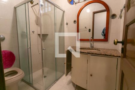 Casa para alugar com 200m², 4 quartos e 3 vagas Casa para alugar com 200m², 4 quartos e 3 vagasBanheiro 1