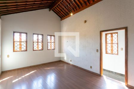 Casa para alugar com 200m², 4 quartos e 3 vagas Casa para alugar com 200m², 4 quartos e 3 vagasQuarto 4
