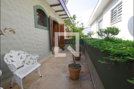 Casa à venda com 300m², 3 quartos e 5 vagasSala de Tv - Varanda