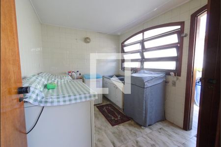 Casa à venda com 300m², 3 quartos e 5 vagasÁrea de Serviço