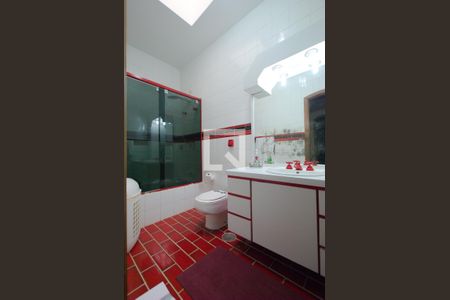 Casa à venda com 300m², 3 quartos e 5 vagasBanheiro