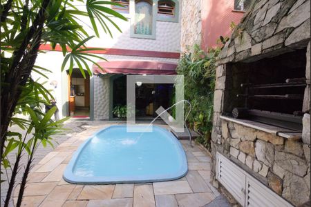 Casa à venda com 300m², 3 quartos e 5 vagasPiscina/Churrasqueira