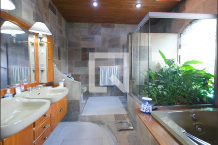 Casa à venda com 300m², 3 quartos e 5 vagasQuarto 3 - Suíte