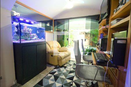 Casa à venda com 300m², 3 quartos e 5 vagasEscritório