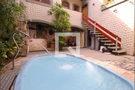 Casa à venda com 300m², 3 quartos e 5 vagasPiscina/Churrasqueira