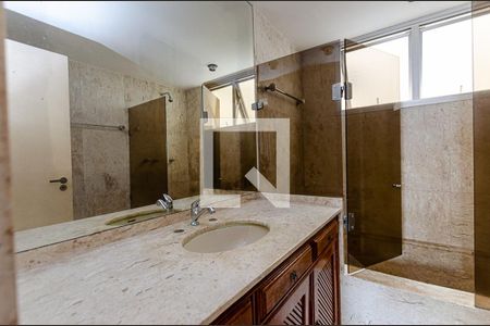 Apartamento à venda com 158m², 3 quartos e 2 vagasBanheiro da Suíte 1