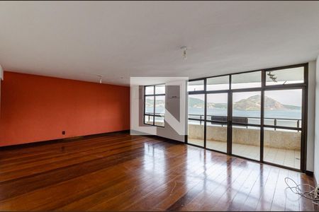 Sala de apartamento à venda com 3 quartos, 158m² em Ingá, Niterói