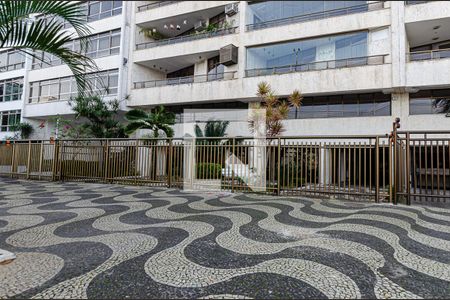 Apartamento à venda com 158m², 3 quartos e 2 vagasEntrada