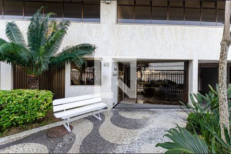 Apartamento à venda com 158m², 3 quartos e 2 vagasEntrada