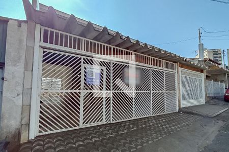 Casa à venda com 161m², 3 quartos e 3 vagasFachada