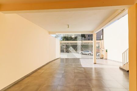 Casa para alugar com 240m², 3 quartos e 5 vagas Casa para alugar com 240m², 3 quartos e 5 vagasGaragem