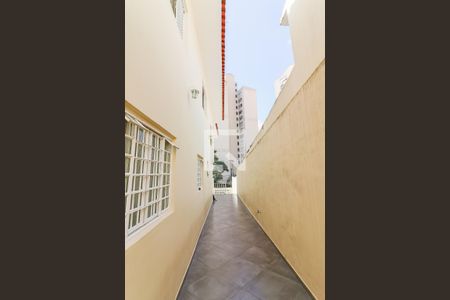 Casa para alugar com 240m², 3 quartos e 5 vagas Casa para alugar com 240m², 3 quartos e 5 vagasCorredor