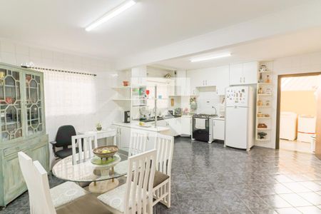 Casa para alugar com 240m², 3 quartos e 5 vagas Casa para alugar com 240m², 3 quartos e 5 vagasCozinha