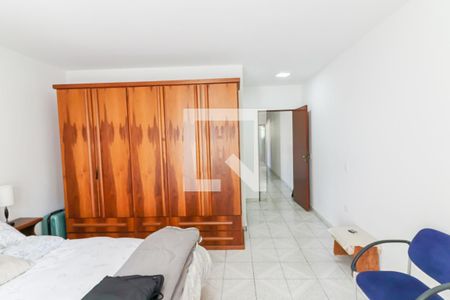 Casa para alugar com 240m², 3 quartos e 5 vagas Casa para alugar com 240m², 3 quartos e 5 vagasSuite 1