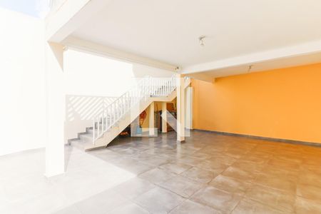 Casa para alugar com 240m², 3 quartos e 5 vagas Casa para alugar com 240m², 3 quartos e 5 vagasGaragem