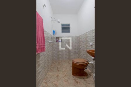 Casa à venda com 316m², 5 quartos e 4 vagasBanheiro 2