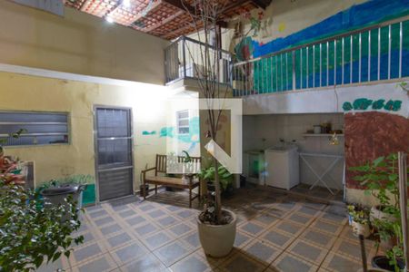 Casa à venda com 316m², 5 quartos e 4 vagasQuintal