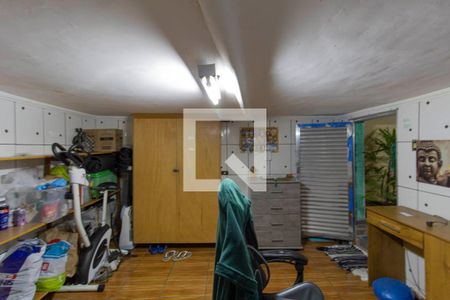 Casa à venda com 316m², 5 quartos e 4 vagasQuarto de Serviço