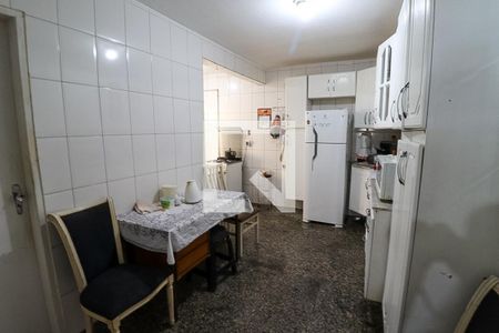 Casa à venda com 147m², 3 quartos e 2 vagas Casa à venda com 147m², 3 quartos e 2 vagasCozinha