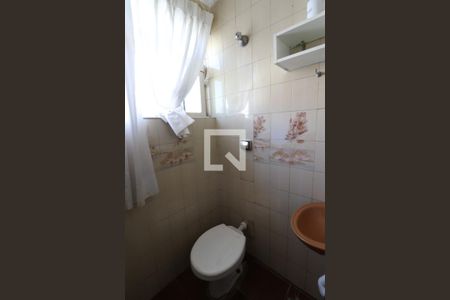 Casa à venda com 147m², 3 quartos e 2 vagas Casa à venda com 147m², 3 quartos e 2 vagasBanheiro da sala