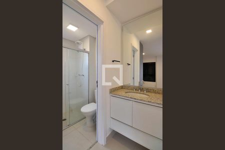 Banheiro de kitnet/studio para alugar com 1 quarto, 42m² em Campestre, Santo André