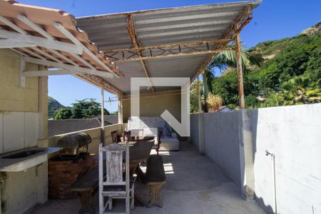 Casa à venda com 105m², 2 quartos e 1 vagaTerraço