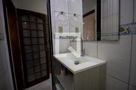 Casa à venda com 105m², 2 quartos e 1 vagaBanheiro 