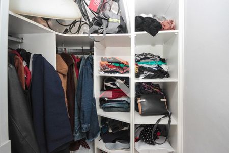 Apartamento à venda com 80m², 3 quartos e 1 vaga Apartamento à venda com 80m², 3 quartos e 1 vagaCloset