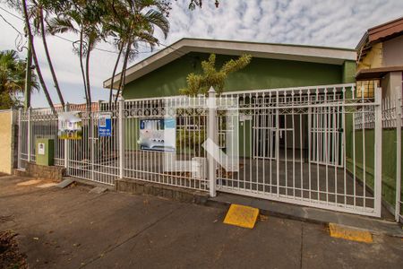Casa para alugar com 290m², 3 quartos e 2 vagasFachada