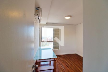 Apartamento à venda com 366m², 3 quartos e 4 vagasQuarto 2