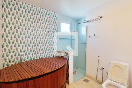 Apartamento à venda com 366m², 3 quartos e 4 vagasBanheiro da Suíte 