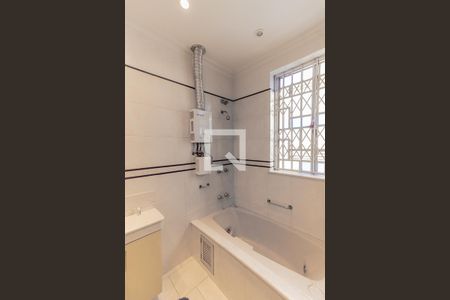 Casa à venda com 495m², 4 quartos e 4 vagasBanheiro da Suíte