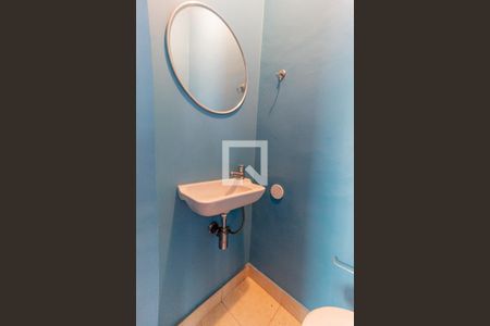 Casa à venda com 495m², 4 quartos e 4 vagasBanheiro de Serviço