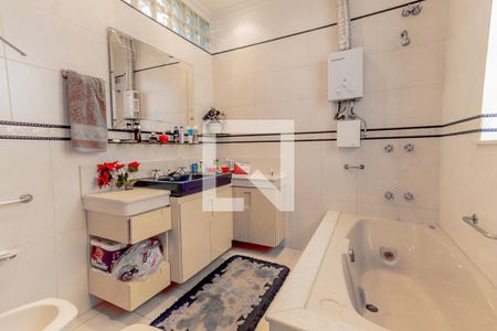 Casa à venda com 495m², 4 quartos e 4 vagasBanheiro da Suíte