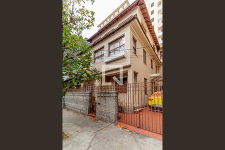 Casa à venda com 495m², 4 quartos e 4 vagasFachada