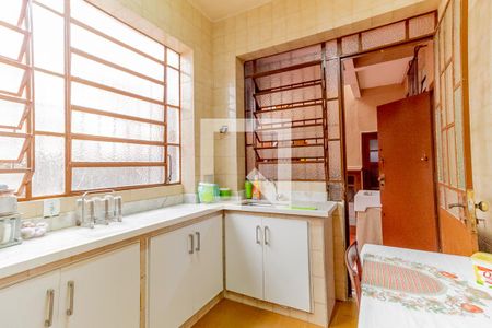 Casa à venda com 495m², 4 quartos e 4 vagasCozinha