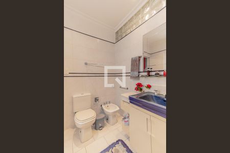 Casa à venda com 495m², 4 quartos e 4 vagasBanheiro da Suíte