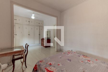 Casa à venda com 495m², 4 quartos e 4 vagasSuíte