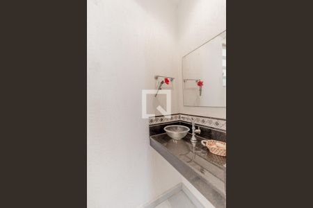 Casa à venda com 495m², 4 quartos e 4 vagasLavabo 